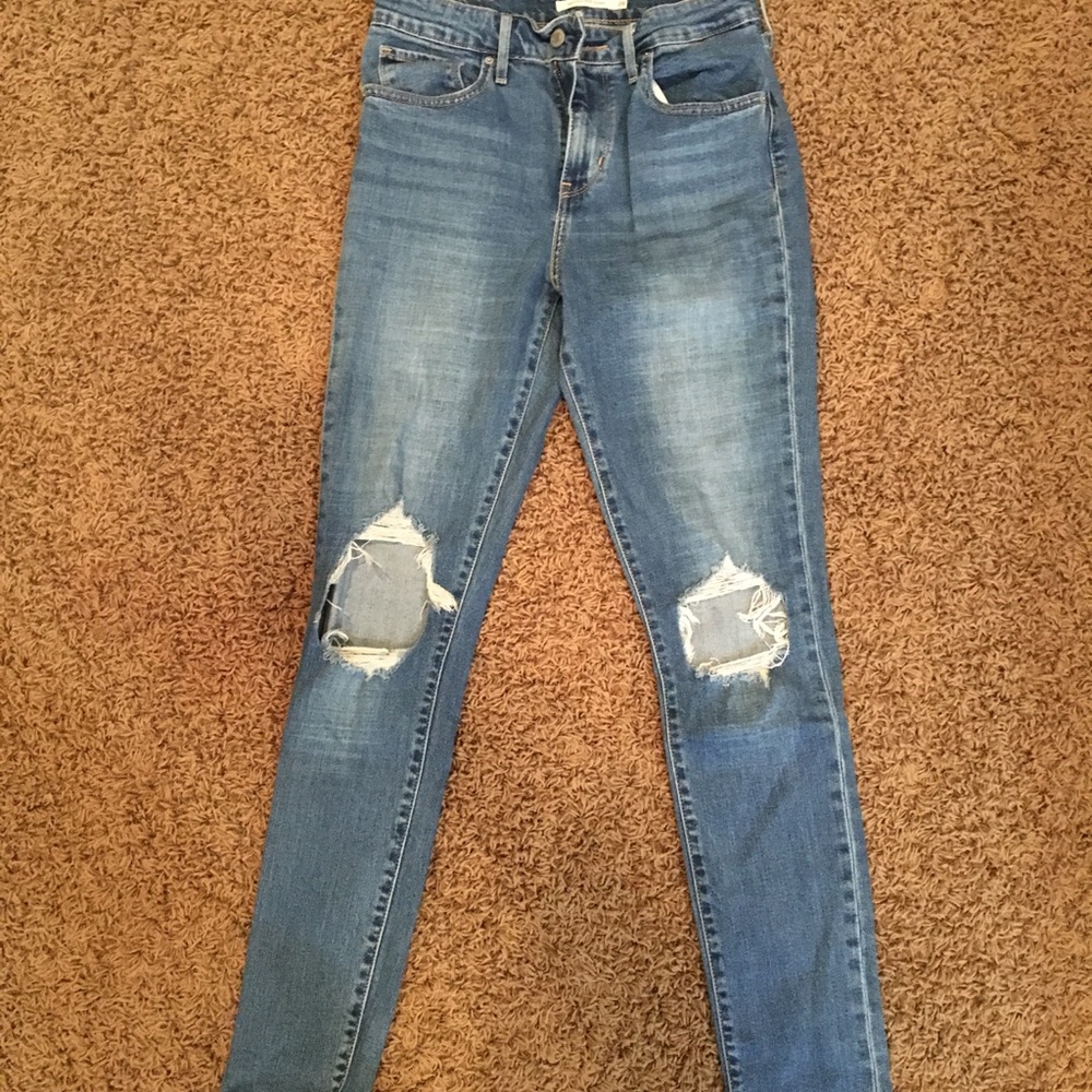 Levi’s 721 distressed jeans